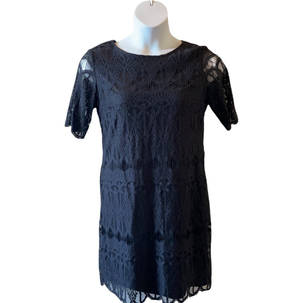 Ronni Nicole Black Mini Lace dress. Date night or Party dress. Size 10
